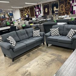 Sofá And Loveseat $699 Cash Deal Get A Free Rug Today 