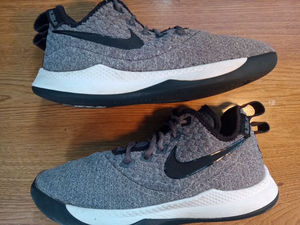 Nike Men's Shoes Sz 7.5 Good Fair Condition