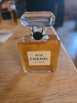 Chanel 19