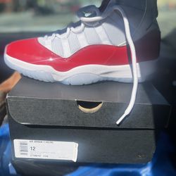 Jordan 11 high Cherry 🍒 Red size 12