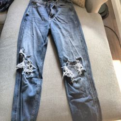 Hollister Ultra High Rise Mom Jeans for Sale in San Diego, CA