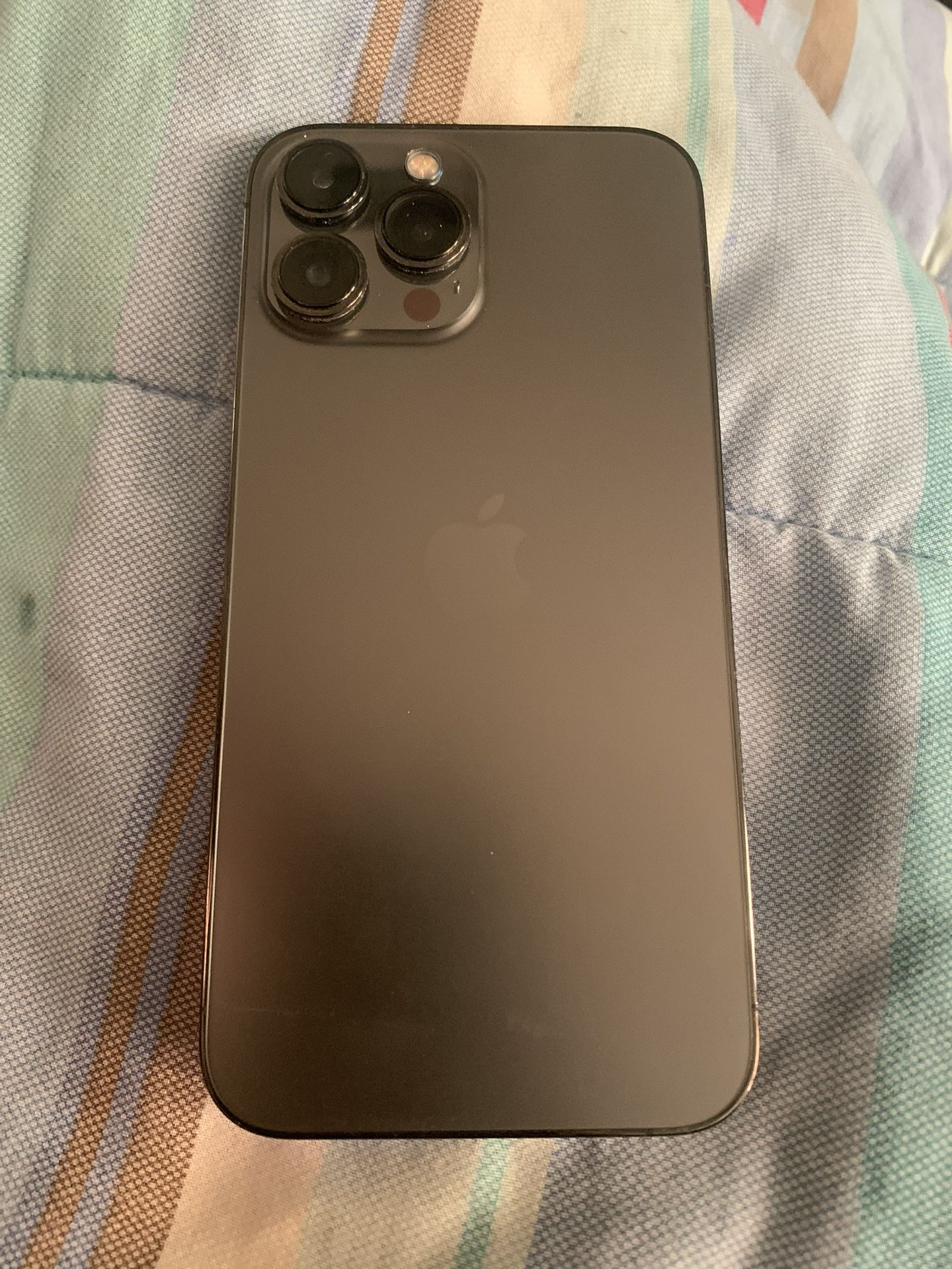 iPhone 13 Pro Max 1TB With TikTok Installed
