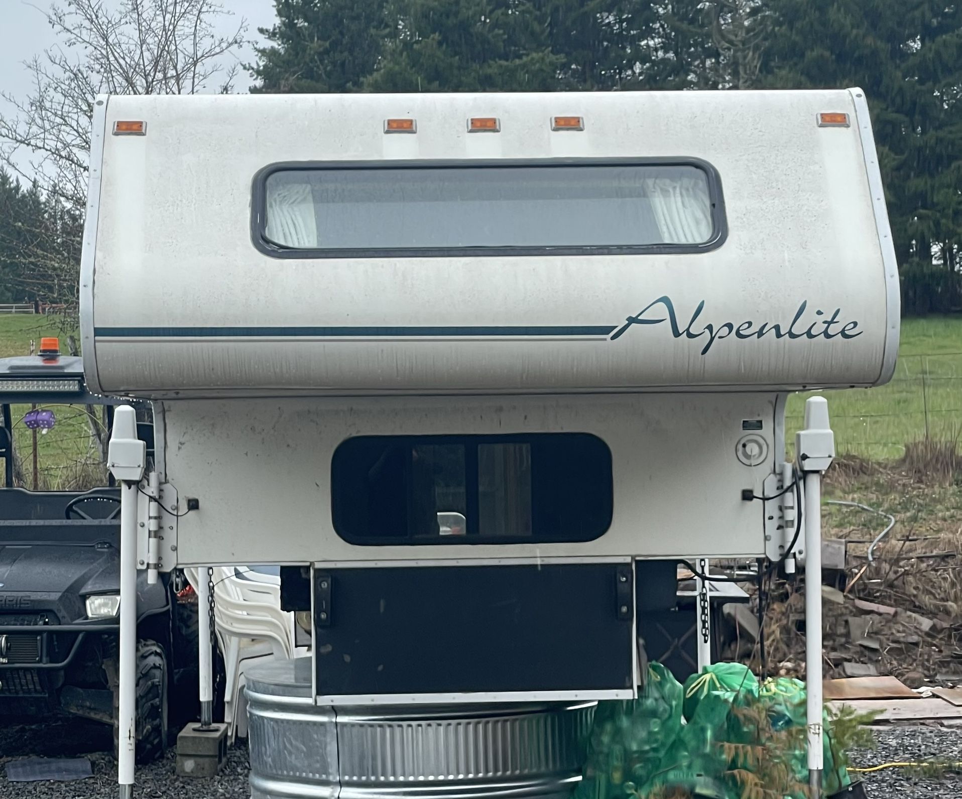 2000 Alpenlite Truck Camper
