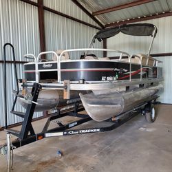 2015 Sun Tracker 18 bass Buggy 18dlx pontoon boat