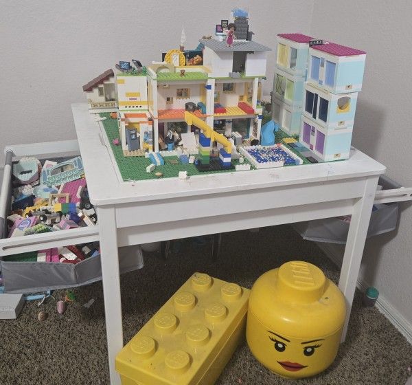 Lego lot with table