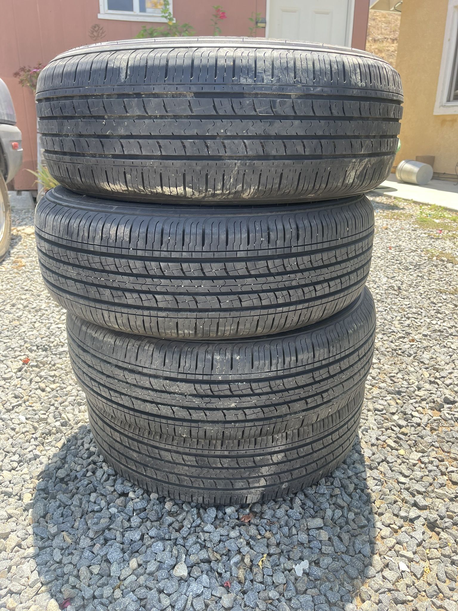 4 Geo Drive tires 225/65 R17 102H
