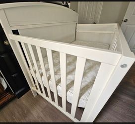 White Crib And Mattress