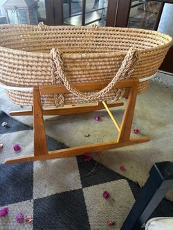 Baby rocking wicker bassinet