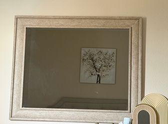 Wall mirror
