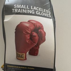 2 sets of boxing sparring gloves Everlast.