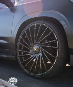 28” Lexani Wraith wheels in gloss black available 📩