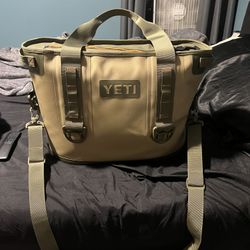 Yeti Cooler Bag 