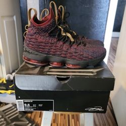 Lebron 15 New Heights Great Cond. Size 9.5 $ 130