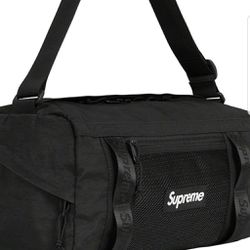 Supreme Duffle Bag for Sale in Bronx, NY - OfferUp