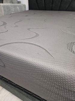Queen Mattress  memory Foam $279 only Mattress