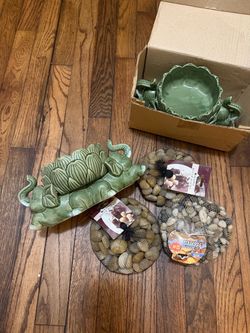 New round vase for bamboo and stones