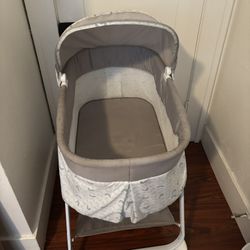 Free Bassinet 