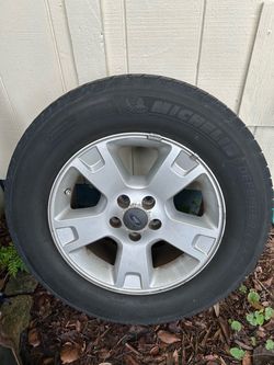 Ford Explorer 4 wheels and tires