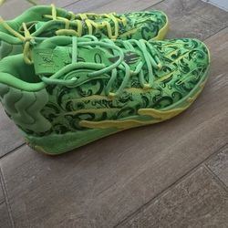 Gently Used Basketball 🏀 Shoes