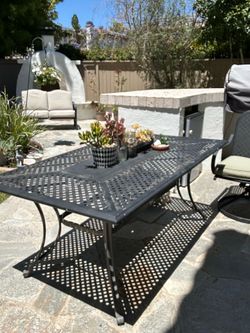Wrought Iron outdoor dining 7-piece set with cushions