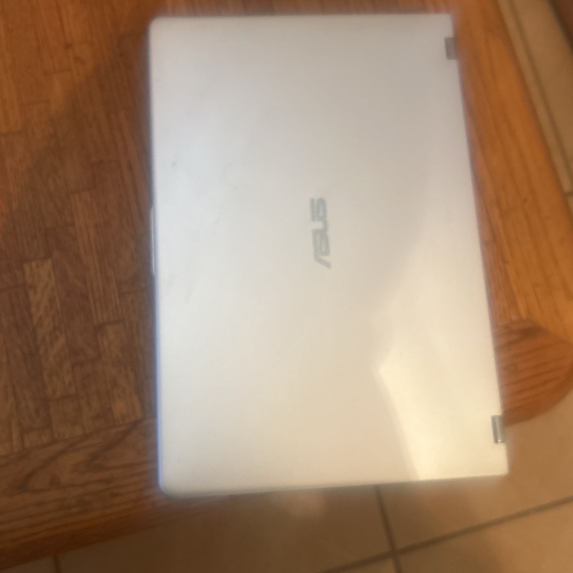 ASUS 15.6” Touchscreen 2 in 1 Laptop (Q505U) – i5 8GB 1TB