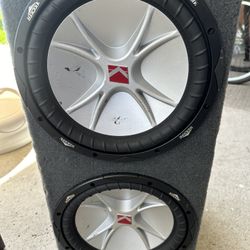 2 Kicker Subwoofer With Box