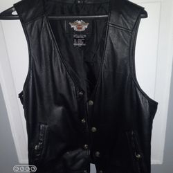 Size Medium...Harley Davidson Leather Vest