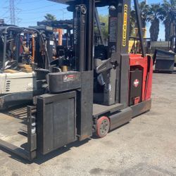 2000 Raymond Turret Forklift 