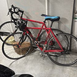 2 Bianchi Giro  Bikes