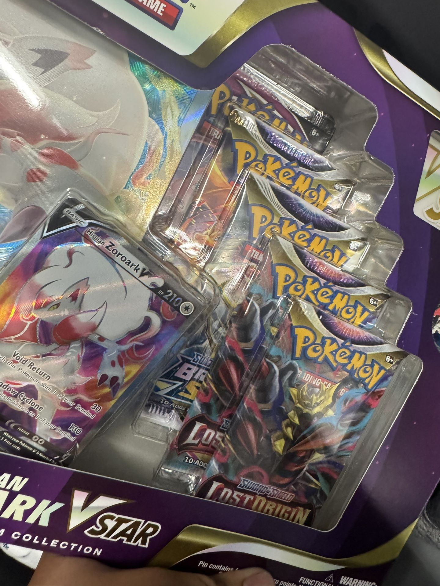 Pokemon zoroark vstar box