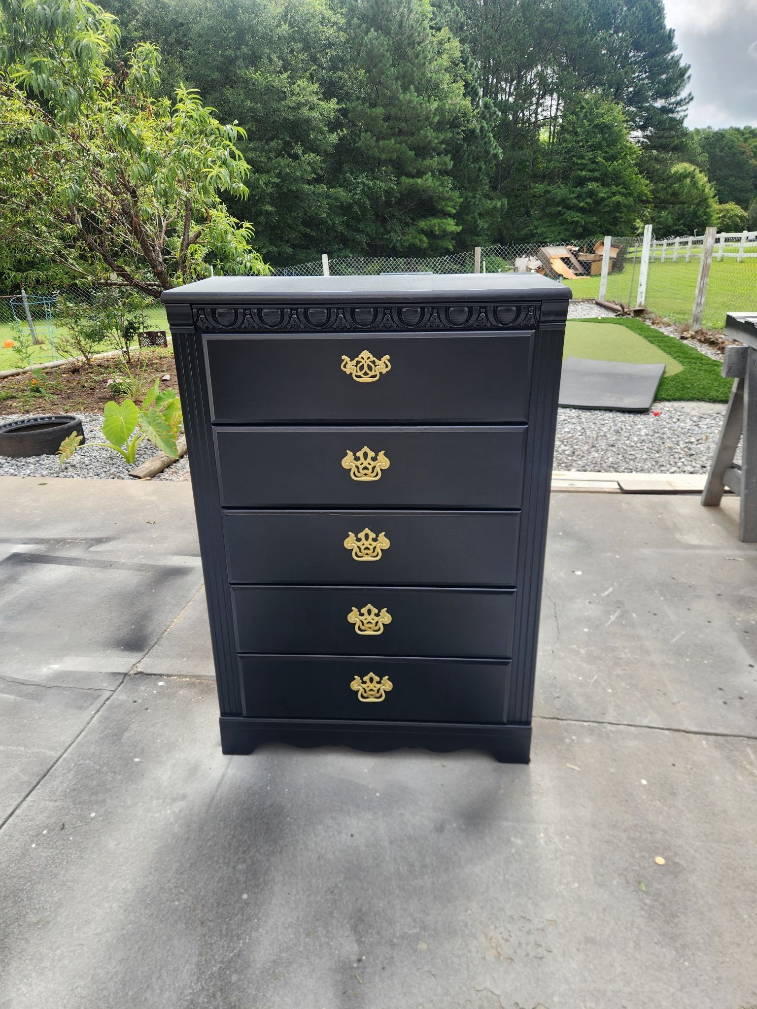 Black Chest Of Drawers