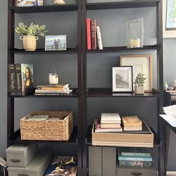 Leaning bookcases