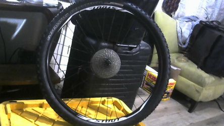 29" Rear Tire, Rim, 10 Speed Cassette