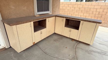 Cabinet X 2 - FREE