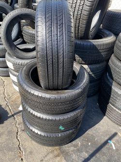SET MICHELIN 215/55/17 SEMI NEW 85%TREAD LIFE $200 INCLUDE PROFESSIONAL INSTALLATION AND TAX