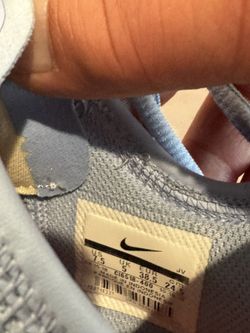 Size 7.5 Nike Air Women’s Shoe