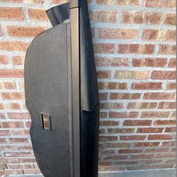 Nissan Retractable Cargo Cover