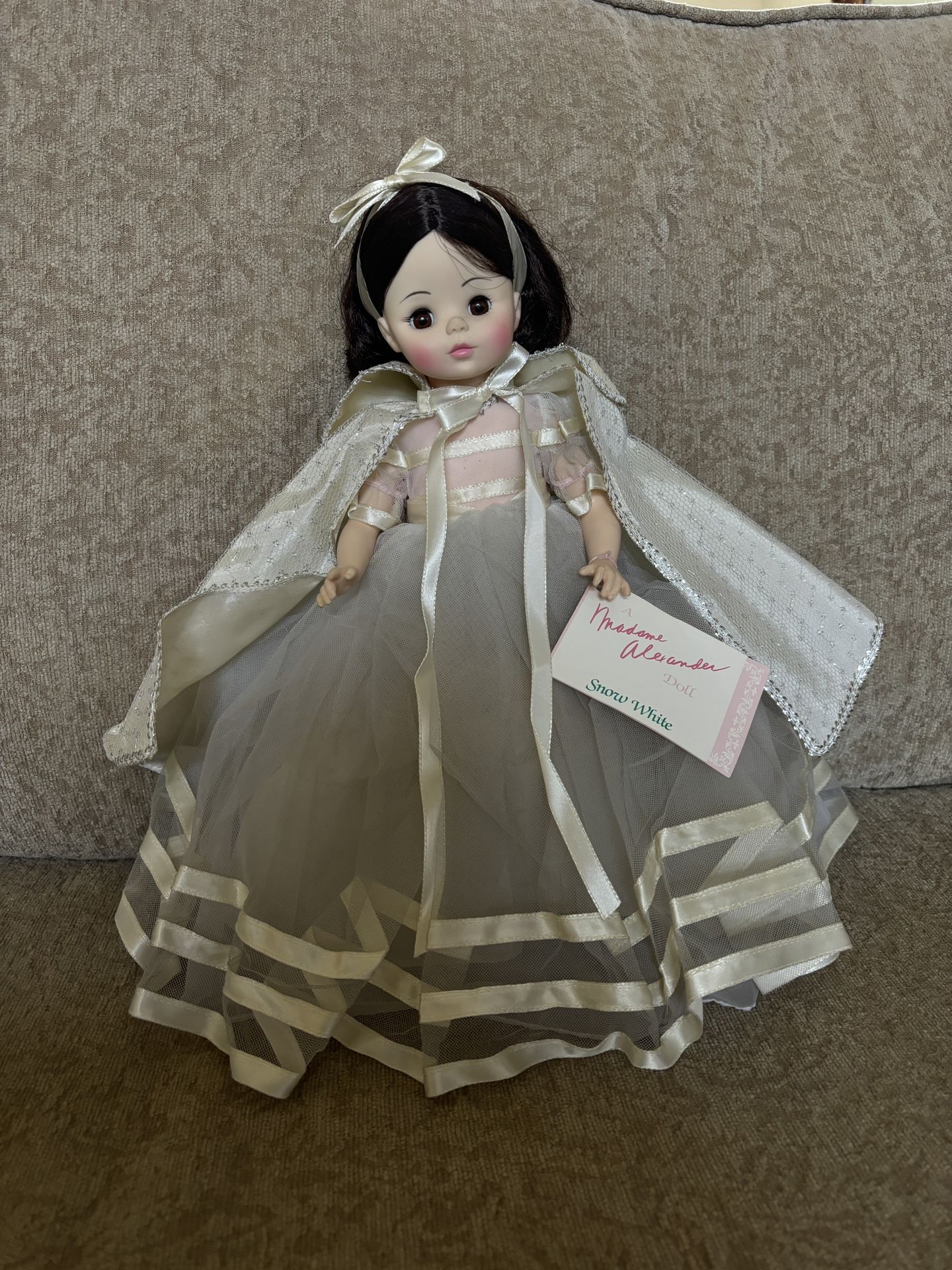 Vintage 1965 Snow White Madame Alexander Doll