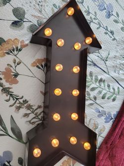 Marquee metal arrow