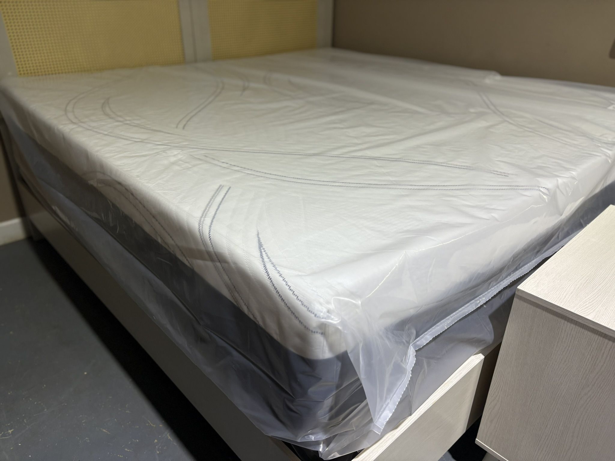 New  Dreamstar King Mattress Set