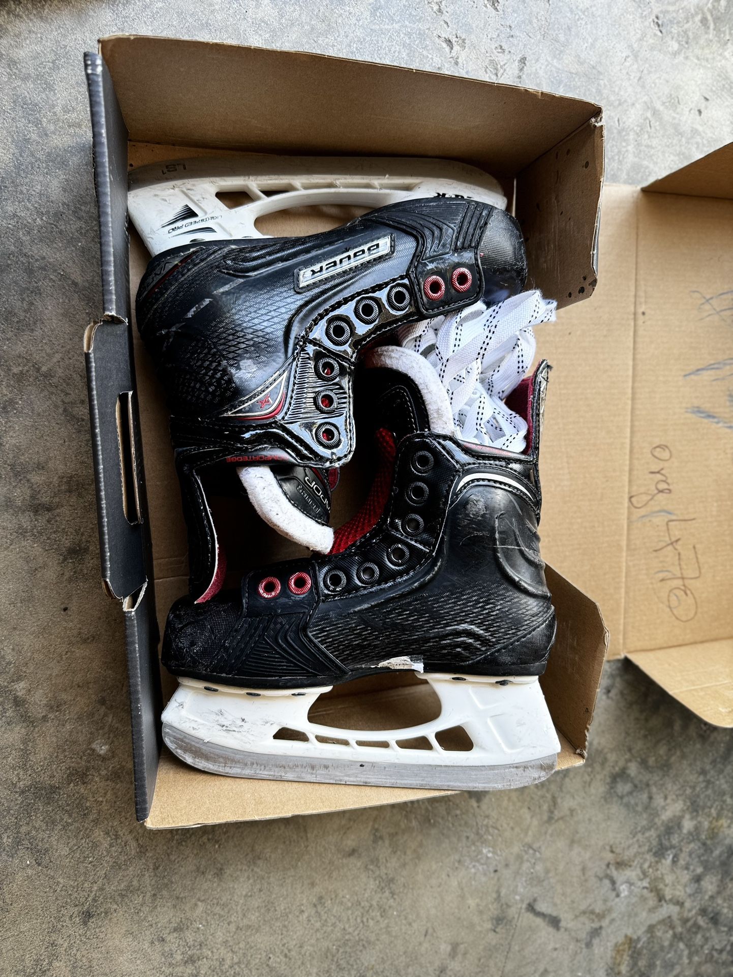 Bauer Vapor 1X 12 YTH Hockey Skates