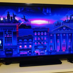 Emerson 40” LCD TV - 1080p (Full HD) w/Roku