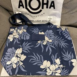 Brand New Aloha Collection Reversible Tote - Ginger Dream Hanalei Moon/Navy - PICKUP IN AIEA - I DON’T DELIVER 