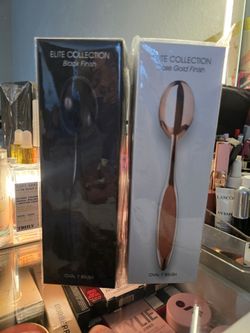 ARTIS Elite Collection Oval 7 Brush