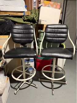2 Tall bar chairs