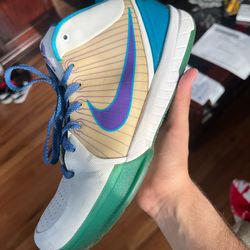 Kobe 4 draft day size 10 m 2010