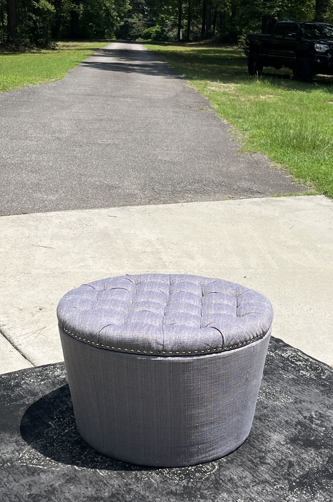 Gray Round Tufted Storage Ottoman