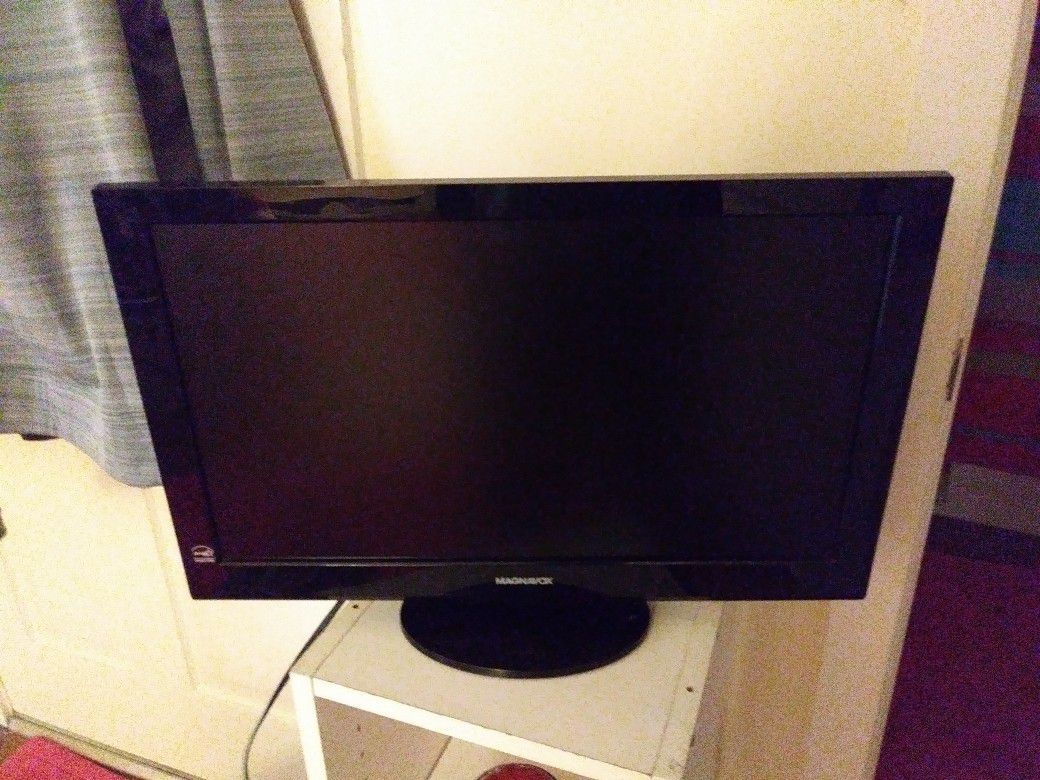 19" Magnavox LCD tv