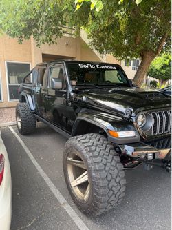 2025 Jeep Gladiator