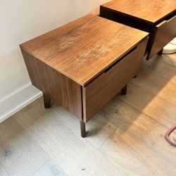 2 Wood Nightstands 